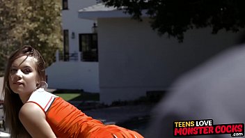Teen Liza Rowe Uses Cheerleading Skills In Interracial Fuck
